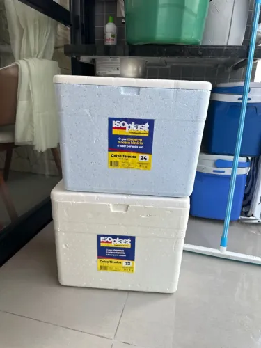 Caixa de isopor semi novo