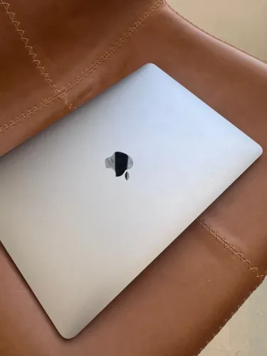 MacBook Air M1 com 97% de saúde da bateria