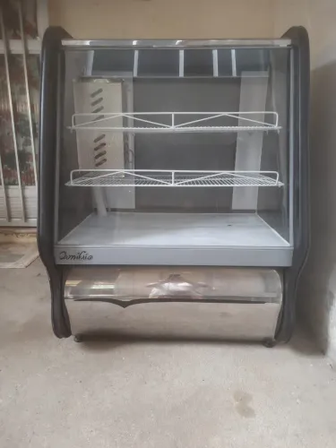 VENDO BALCÃO REFRIGERADO (para tortas e doces)