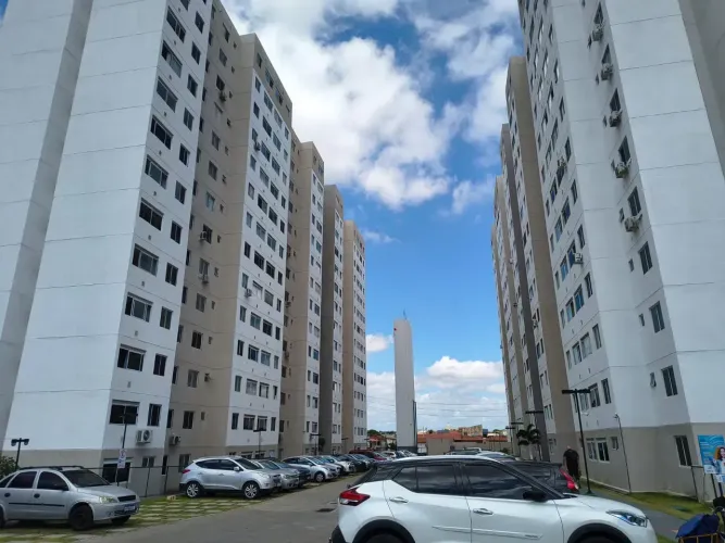 Imóvel para venda possui 40 metros quadrados com 2 quartos em Itaperi - Fortaleza - CE