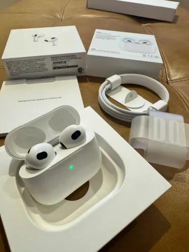 AirPods 3° Geração com MagSafe semi novo