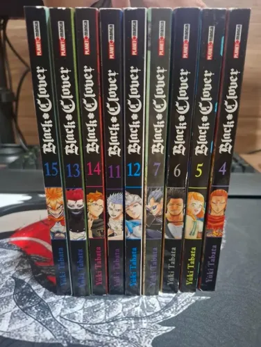 Mangás Black Clover, Kimetsu no Yaiba e Naruto - Volume Aleatórios