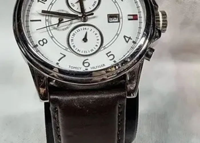 Relógio Tommy Hilfiger Multifunção 1710294 Mostrador Branco Couro