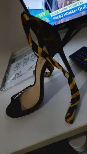 Vendo Sandália Schutz, número 37