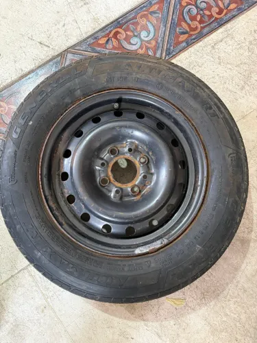 Roda aro 13 com pneu para estepe