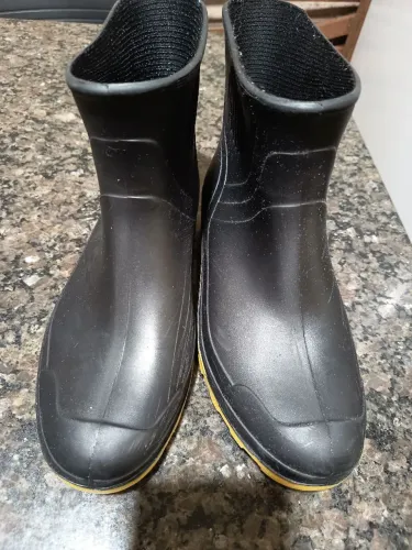 Bota Galocha Pega Forte Grendene. 37/38 - Borracha PVC. Cano Curto. Impermeável!