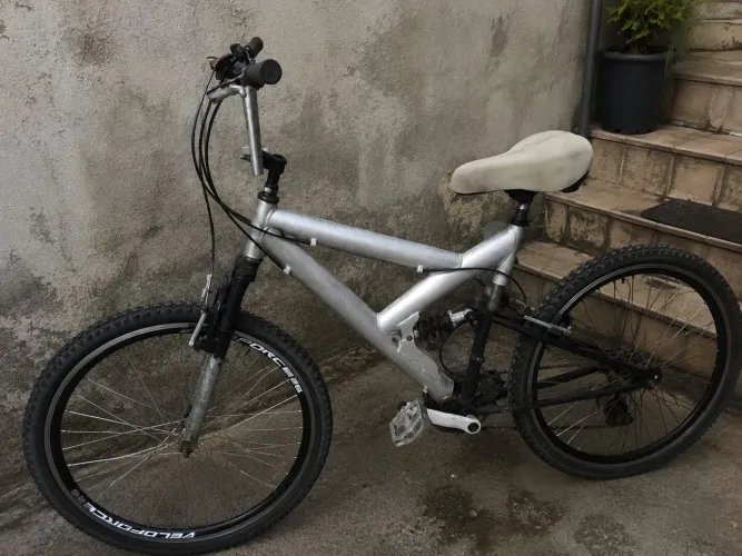 Vendo bike suspensão dupla alumínio troco por Pc básico