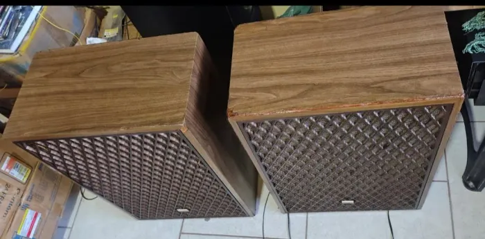 Par de caixas Sansui SP X9700
