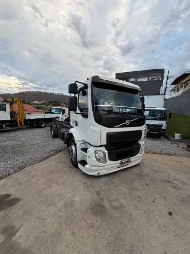 Caminhão Truck vm 270 Altomatico 2016