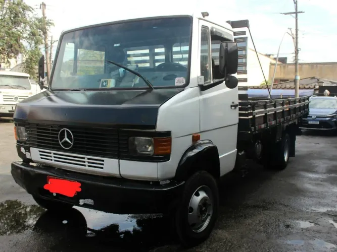 Vendo MB 914 carroceria ótimo estado 