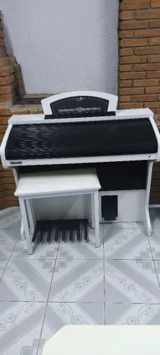 Órgão Tokai MD5 evo Branco e preto 