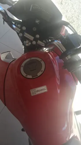 Titan impecável