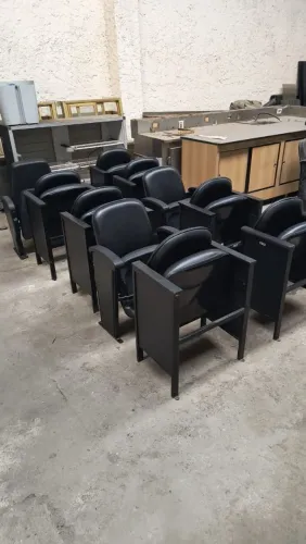  Vendo 7 Poltronas de auditório 