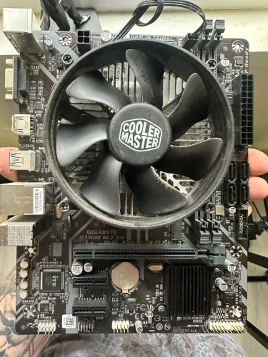 Processador: Intel Core i3-9100F Placa-mãe: H310M M.2 2.0