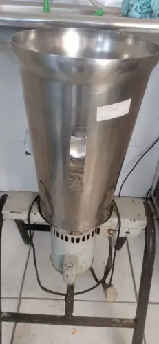 Liquidificador industrial basculante