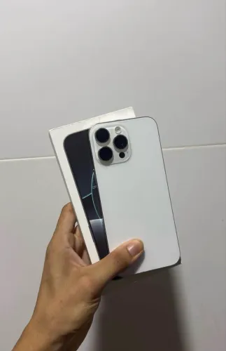 iPhone 16 pro Max todo original, celular de procedência, garantia acabou em fevereiro  