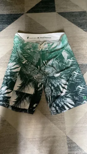 Bordyshort Bermuda Redley Surf. Alma Solar.Tam. Veste 46 ou G. Entrego pra vc