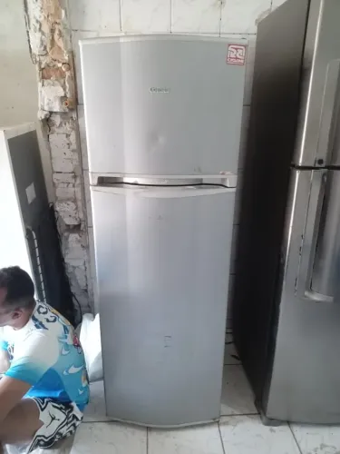 VENDO UMA GELADEIRA CONSUL FROS FREE