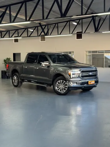 Ford F-150 Lariat 4X4 5.0 V8 2024
