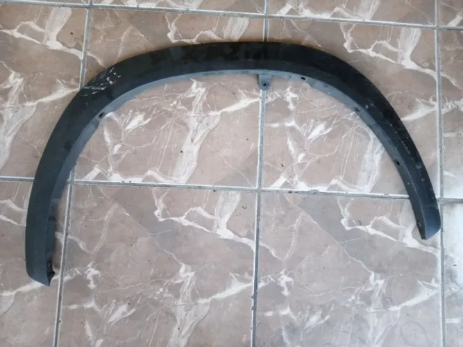 Moldura de vão de roda dianteira direita Lexus Nx 300