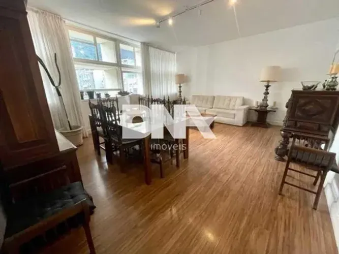 Apartamento - / Residencial / Copacabana