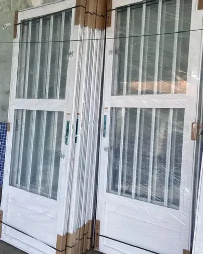 PORTAS DE FERRO COM PINTURA ELETROSTÁTICA 