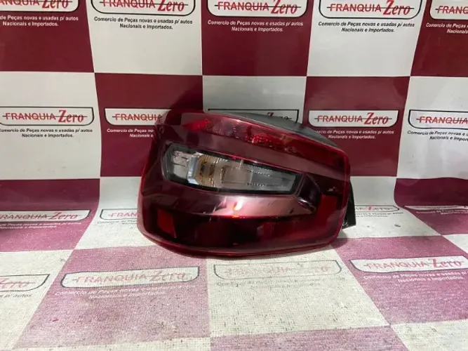 Lanterna C3 2023/ lado esquerdo Recuperada 