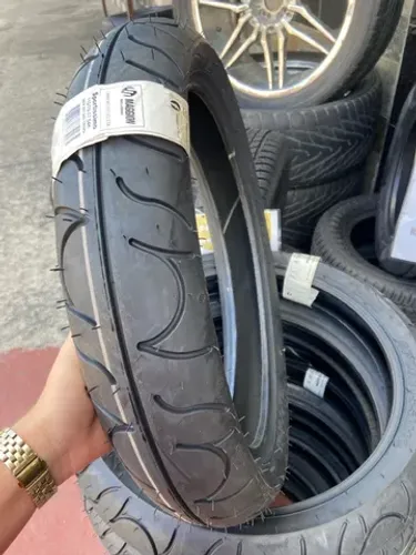 Pneu de moto dianteiro aro 110/70/17 (montagem grátis)