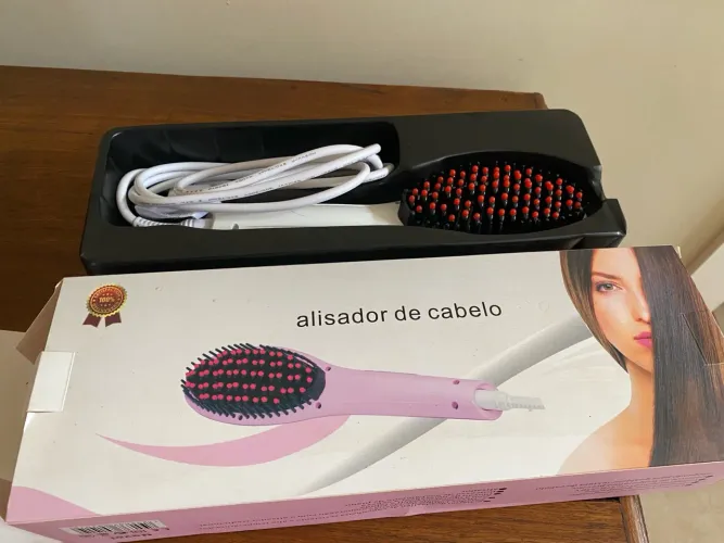 Escova Alisadora de Cabelos Bivolt - Nova (na Caixa)
