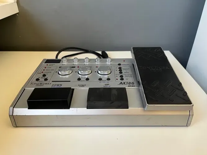 Pedaleira Multiefeitos Korg Ax10g