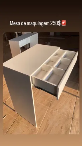 Mesa de Maquiagem Branca com Gavetas