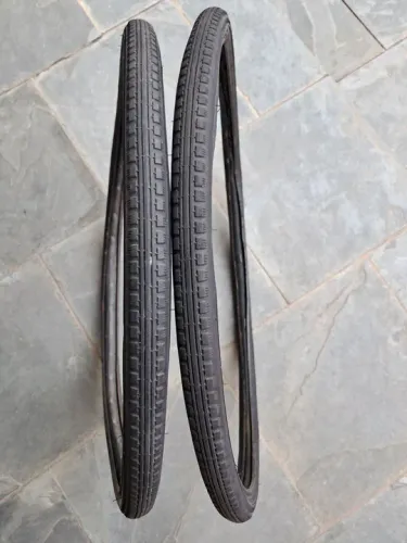 Pneus de bicicleta usados