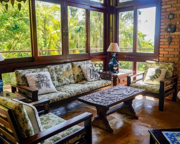 Incrível casa à venda na deslumbrante Praia Vermelha do Sul!