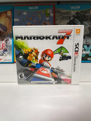Mario Kart 7 - Nintendo 3DS semi-novo em ótimo estado