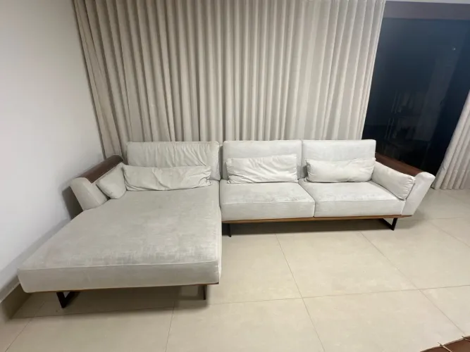 Sofá de canto moderno com chaise
