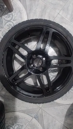 Rodas aro 17 /pneus perfis baixo seminovos