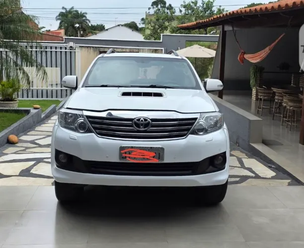 Toyota Hilux SW4 SRV D4-d 4X4 3.0 TDI Dies. AUT 2012