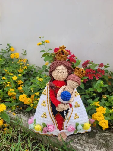 Nossa Senhora de Nazaré em amigurumi 