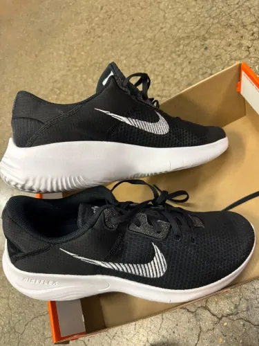 Nike Revolution 43