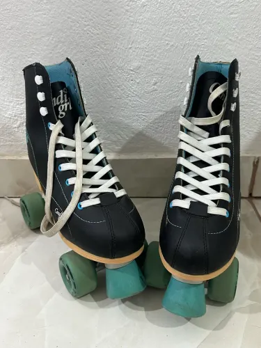 Patins Quad 4 rodas Candi Girl Preto e Azul