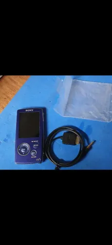 Vendo esse MP4 semi novo não sei como que carrega el