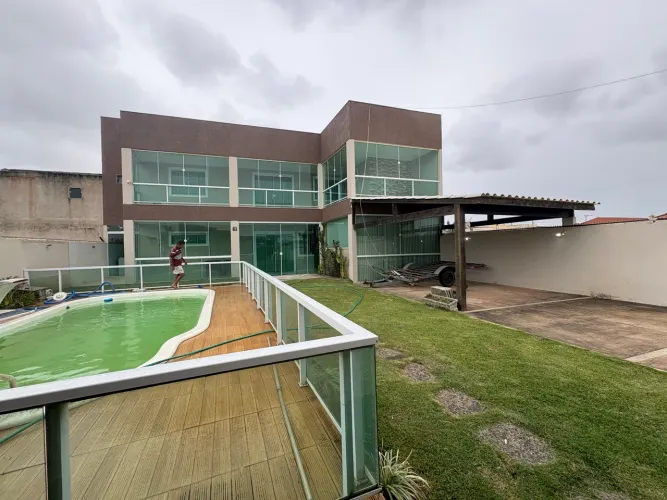 Vendo casa 3 qts sendo 2 suítes em chapéu do Sol!