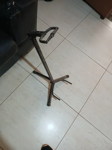 Suporte para objetos decorativos em metal