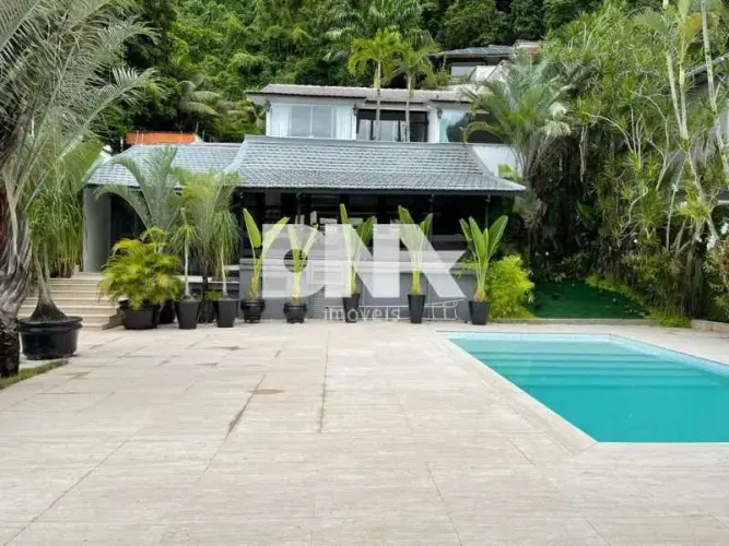Casa em Condomínio - Duplex / Residencial / São Conrado