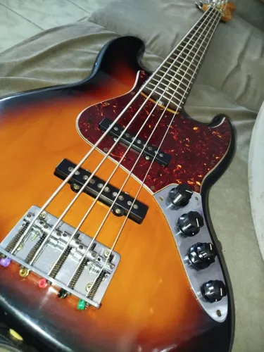 Baixo fender deluxe mexicano 5 cordas