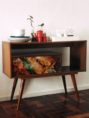 Aparador vintage com jogo jantar (Taças, copos, pratos etc.)