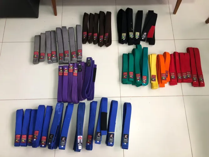 Faixas de Jiu-jítsu e Karatê 