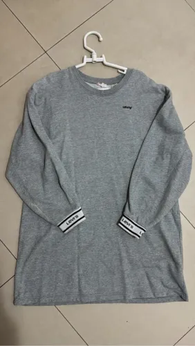vestido moletom Levis