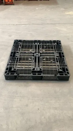 Pallet de Plástico 110x110x12 Seminovo