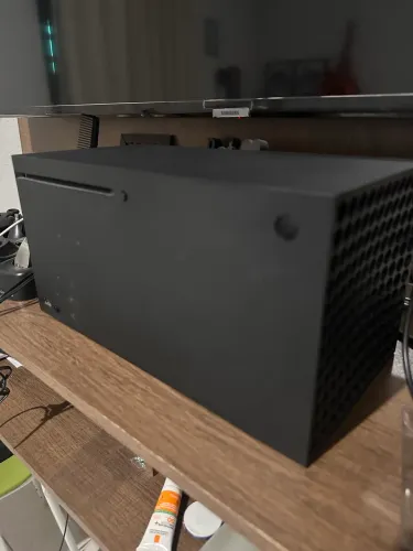 Xbox Series X 1TB Completo com 2 Controles + Jogos